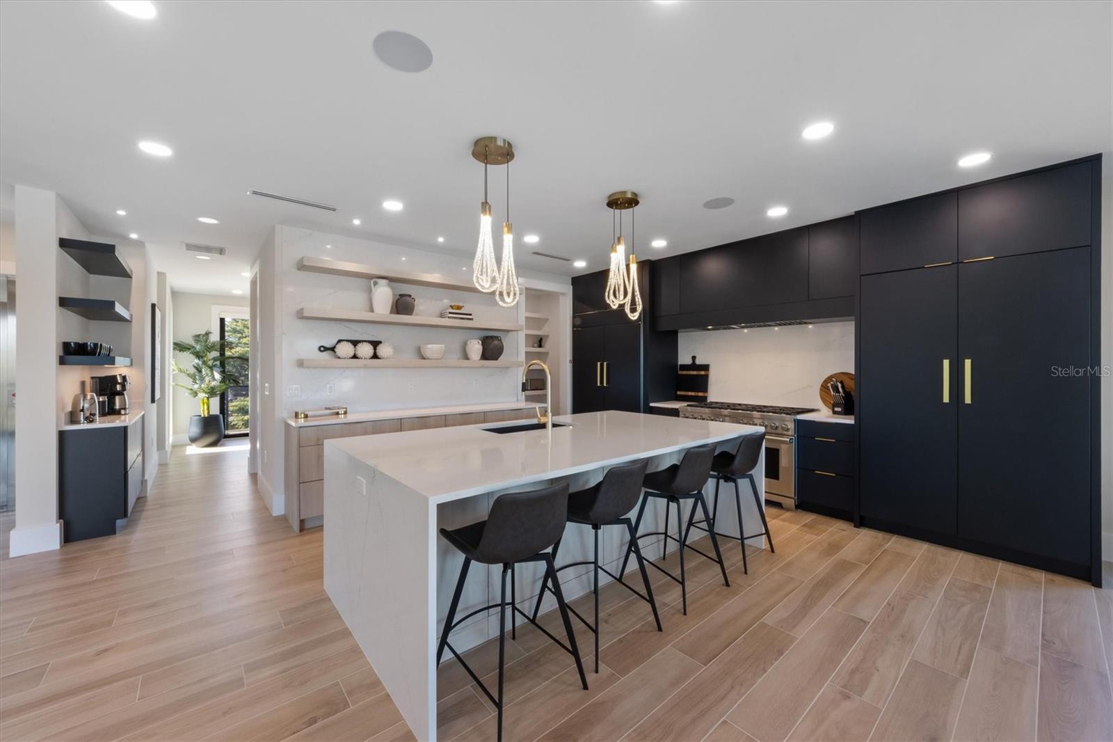 A4681449 Property Photo