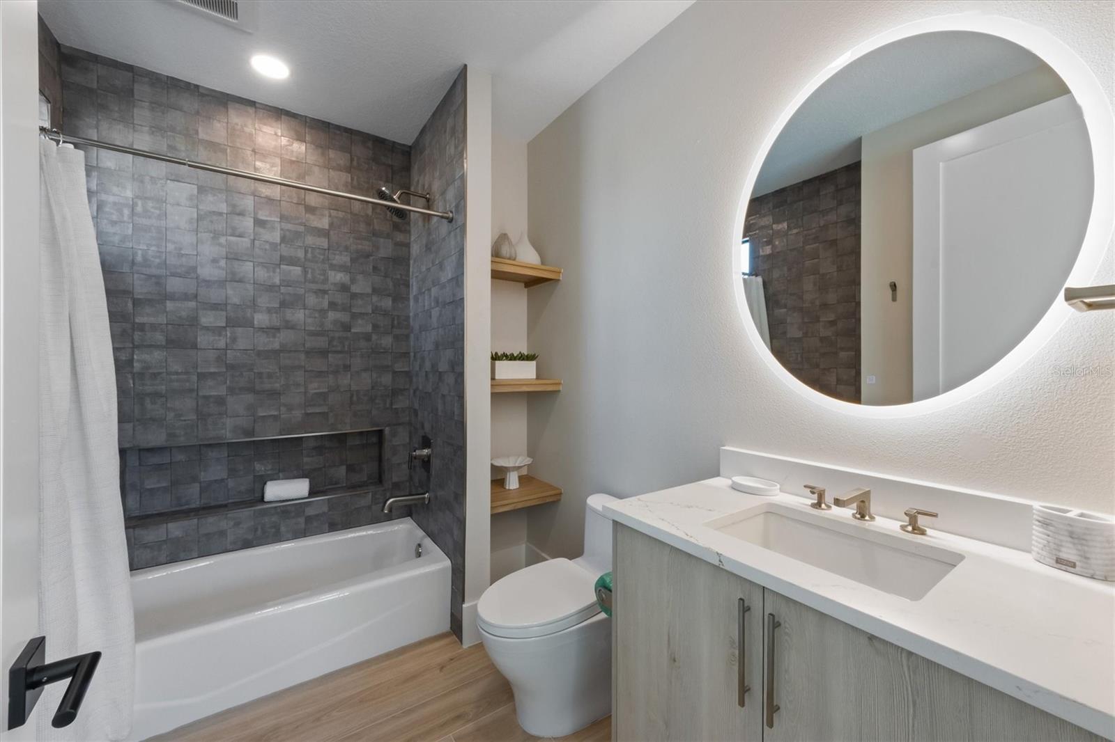 A4681449 Property Photo