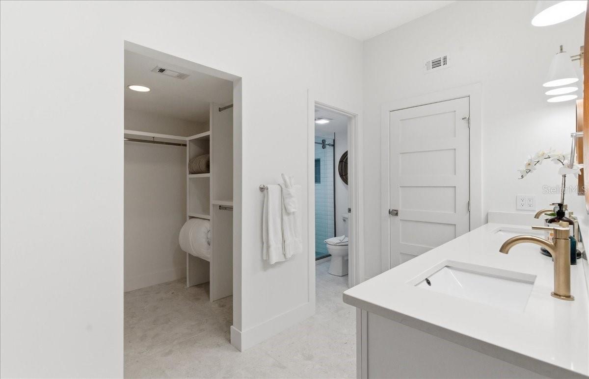 A4681558 Property Photo