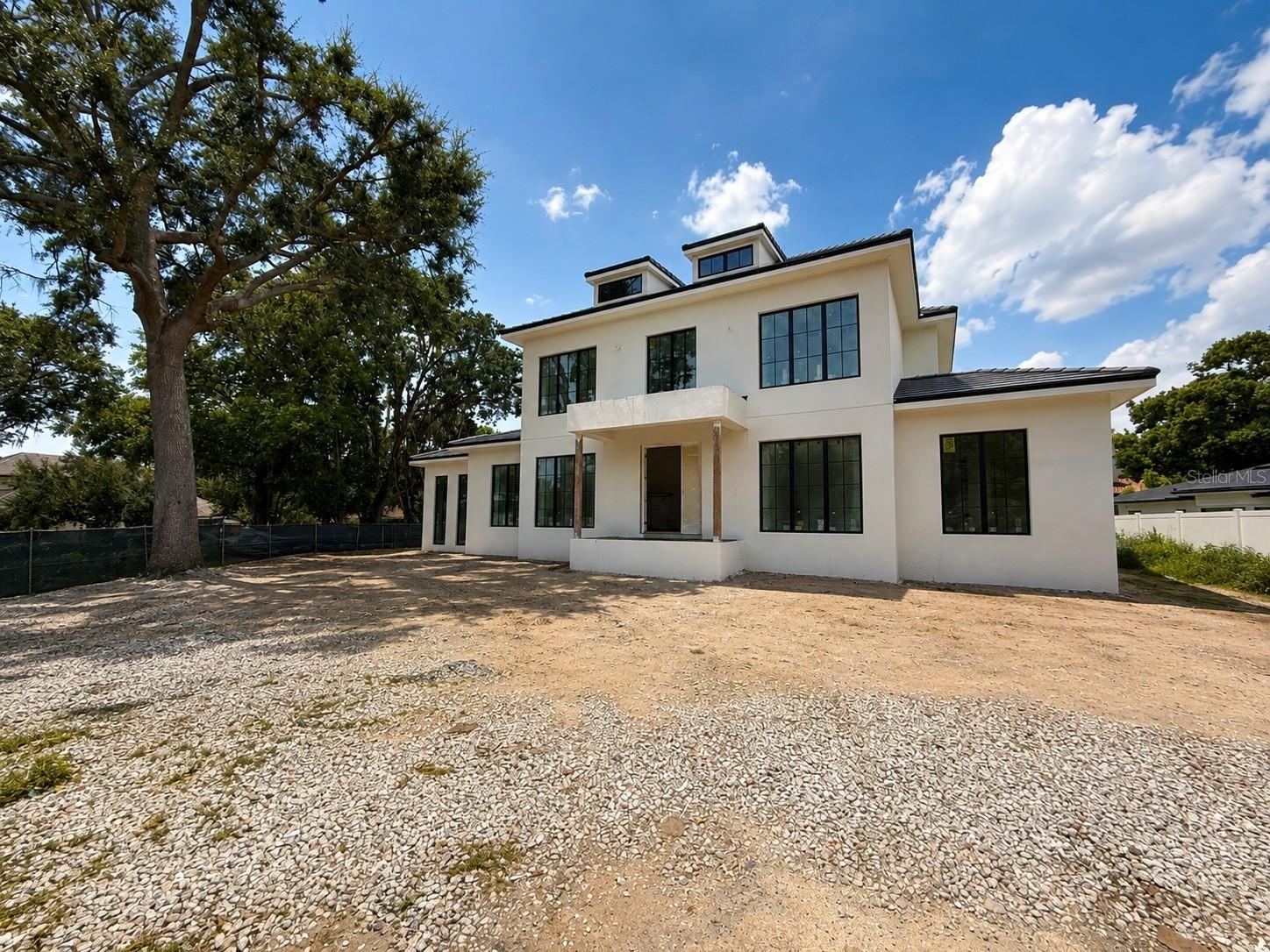 O6380444 Property Photo