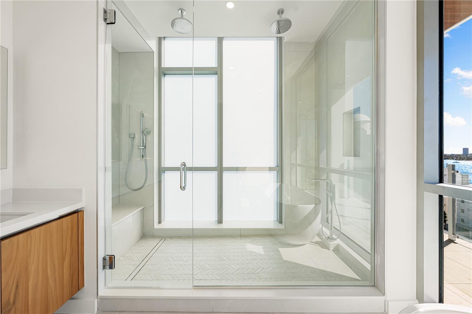 A4682068 Property Photo