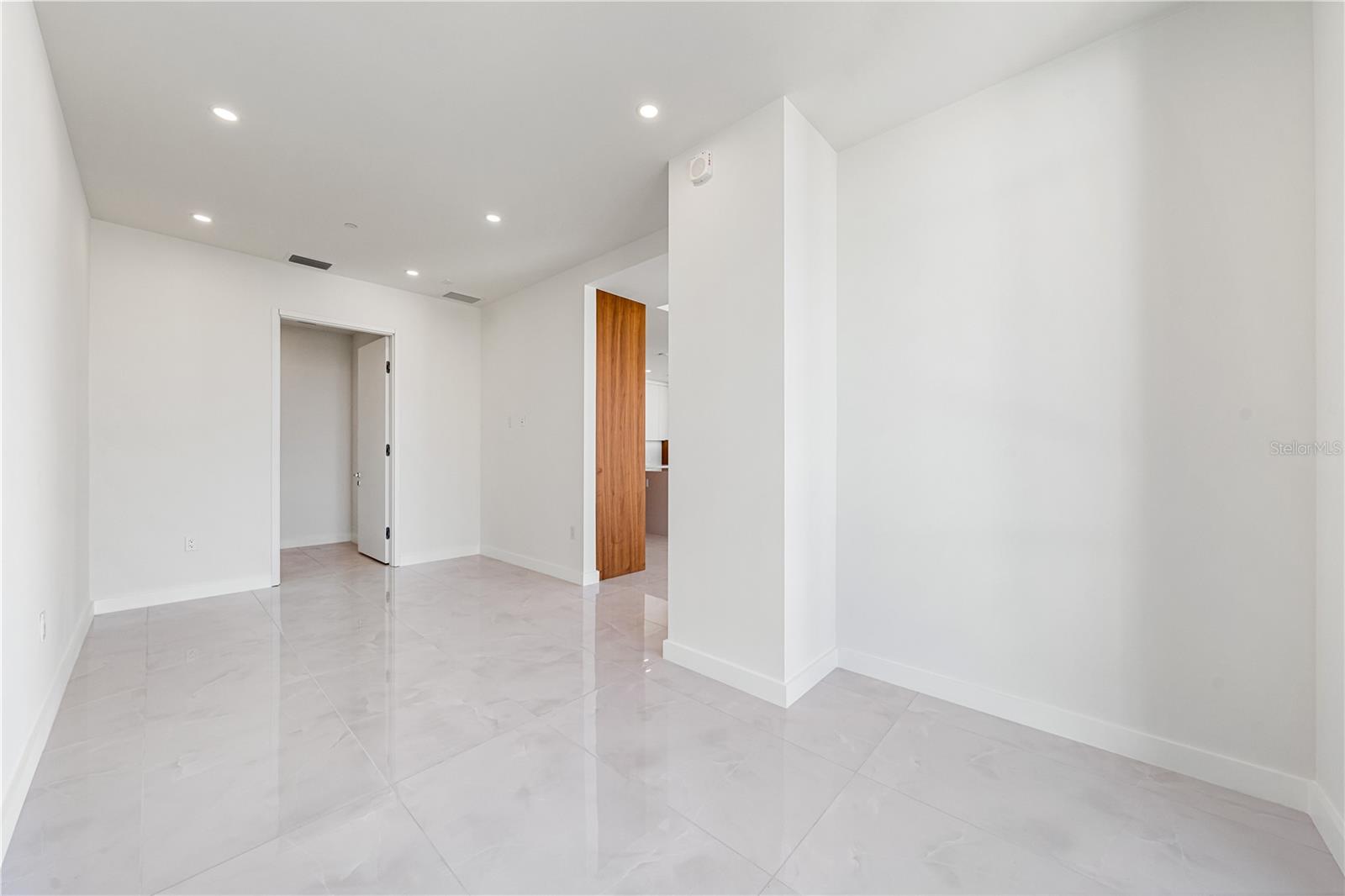 A4682068 Property Photo