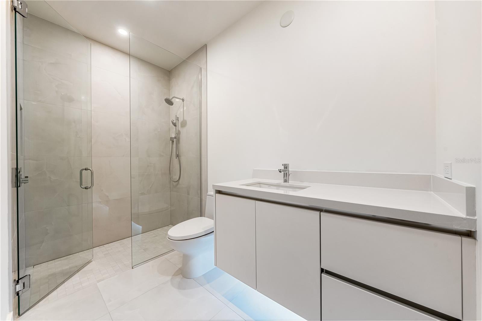 A4682068 Property Photo