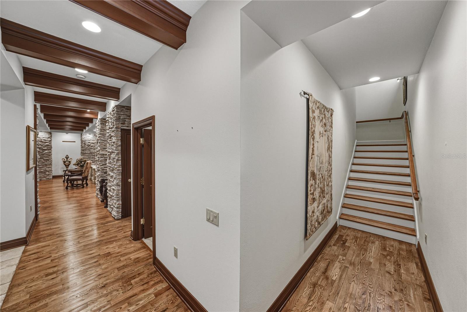 O6384534 Property Photo