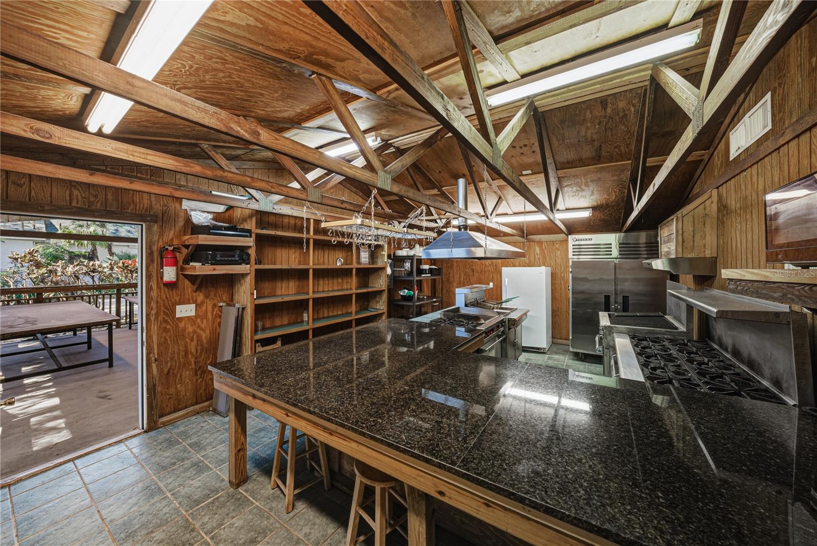 O6384534 Property Photo