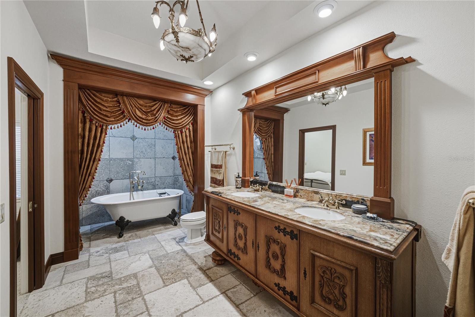 O6384534 Property Photo