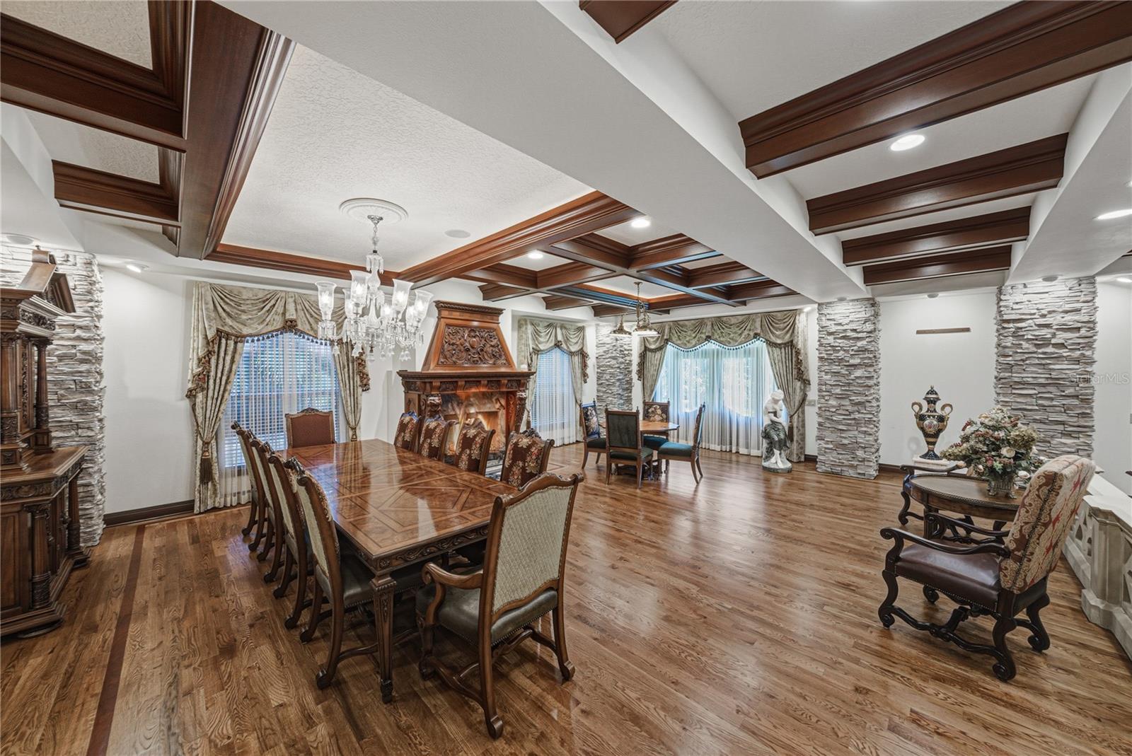 O6384534 Property Photo