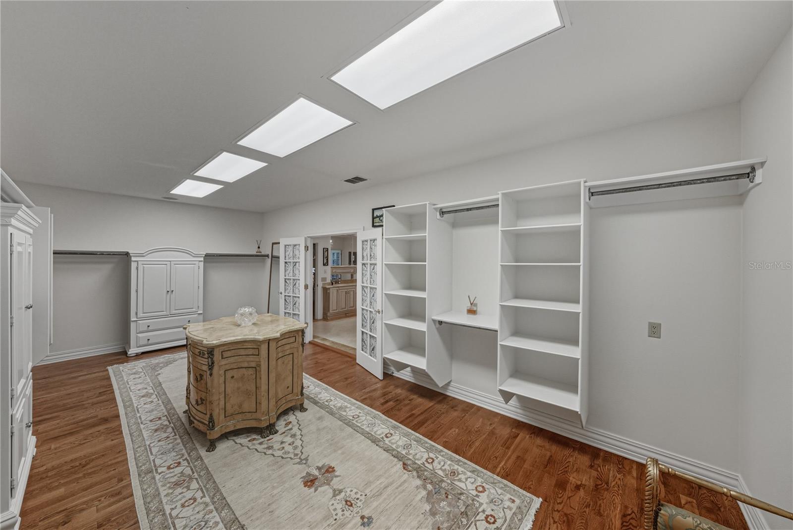 O6384534 Property Photo