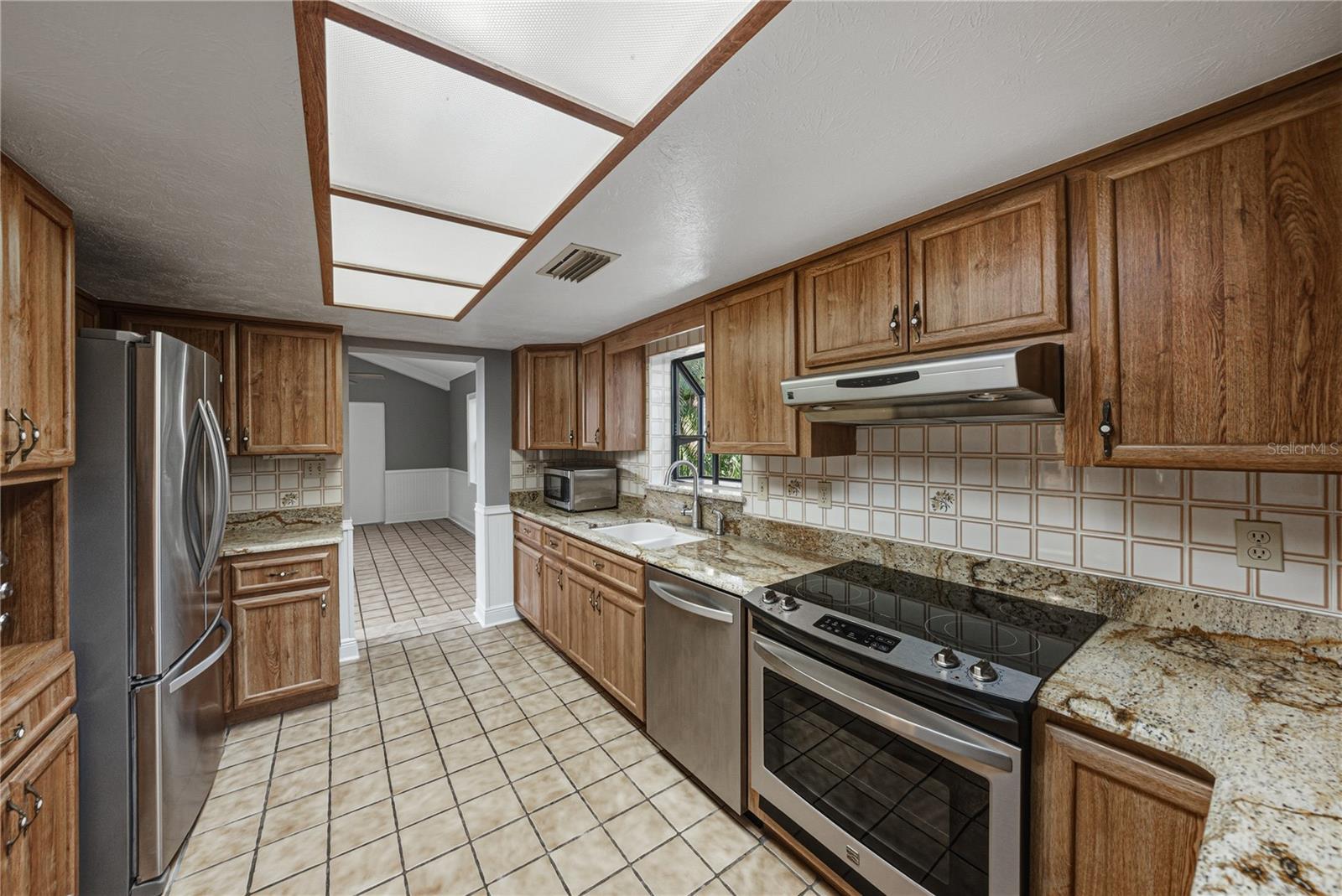 O6384534 Property Photo