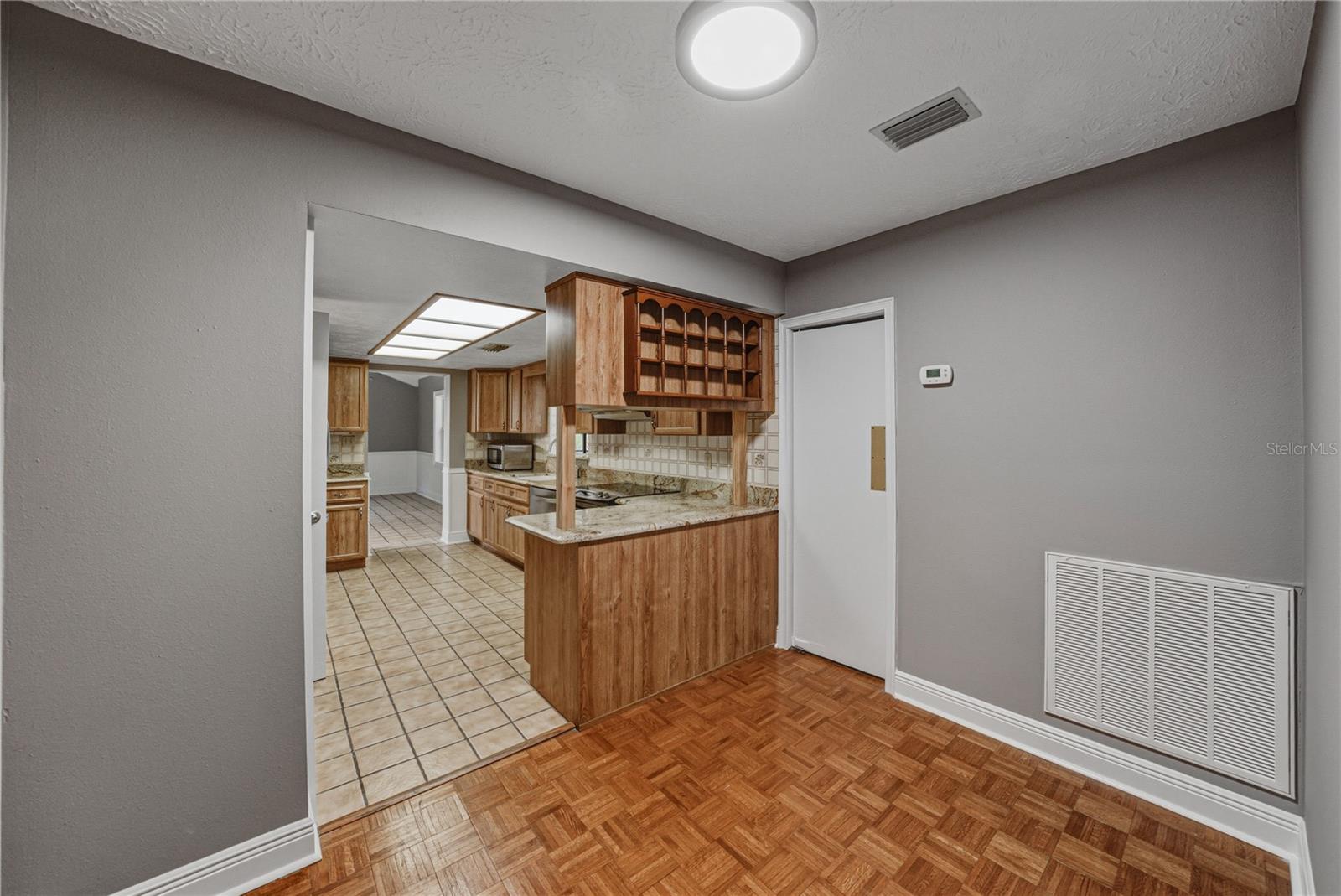 O6384534 Property Photo