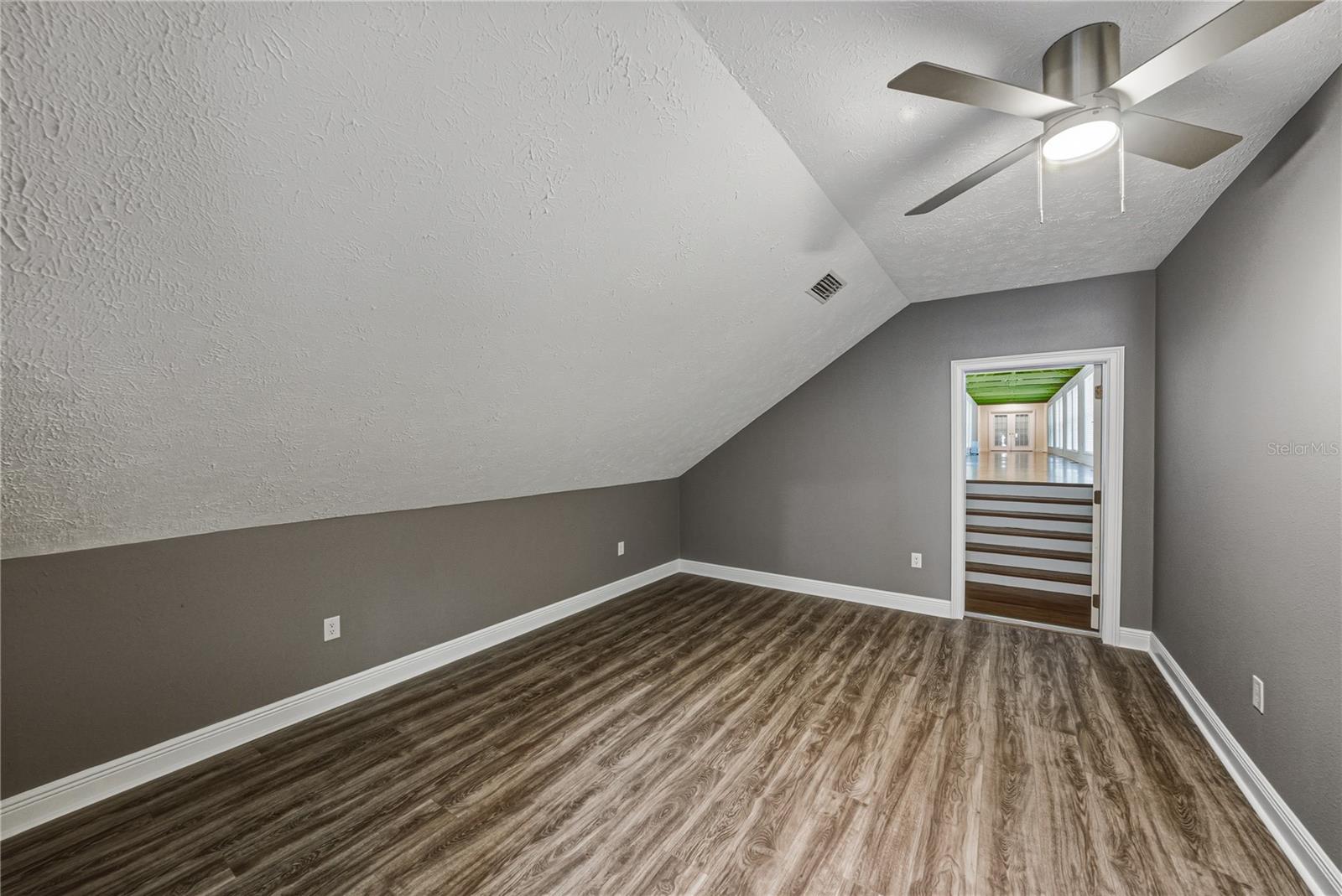 O6384534 Property Photo