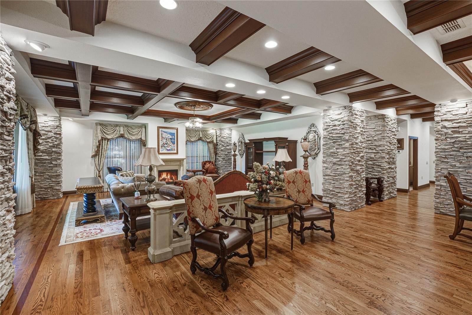 O6384534 Property Photo