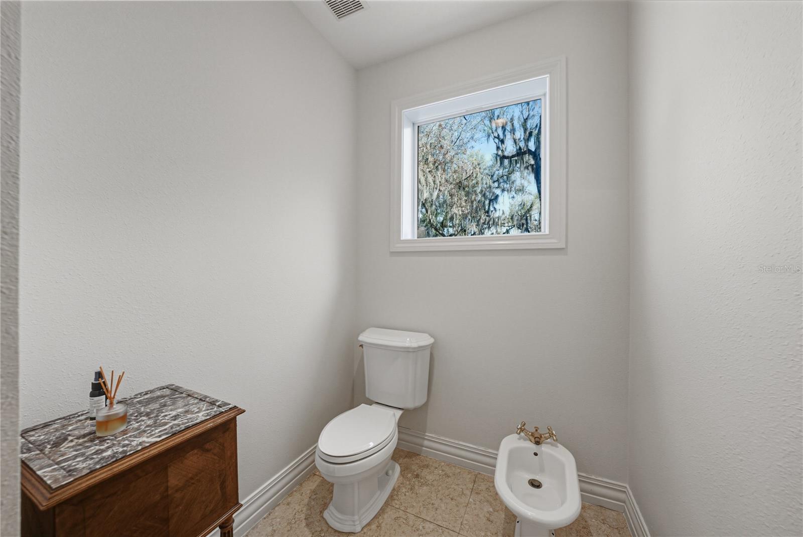 O6384534 Property Photo