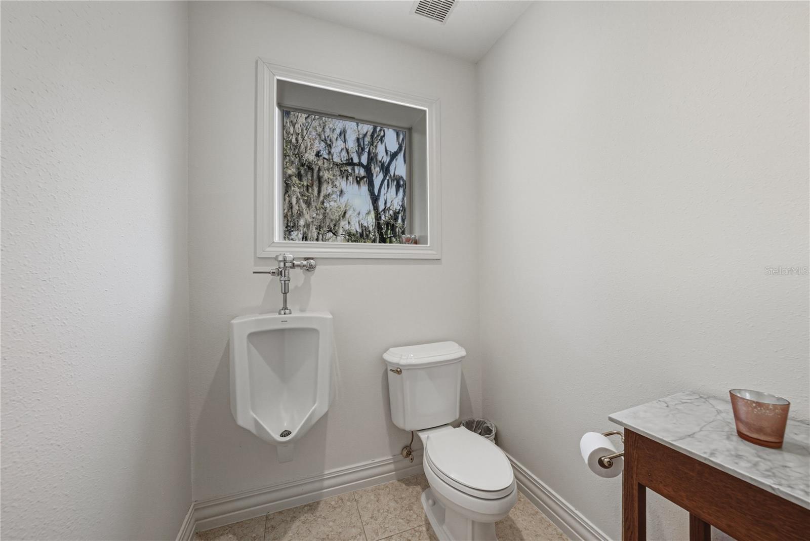 O6384534 Property Photo