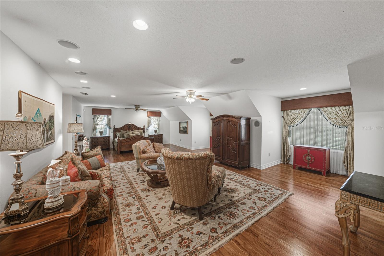 O6384534 Property Photo