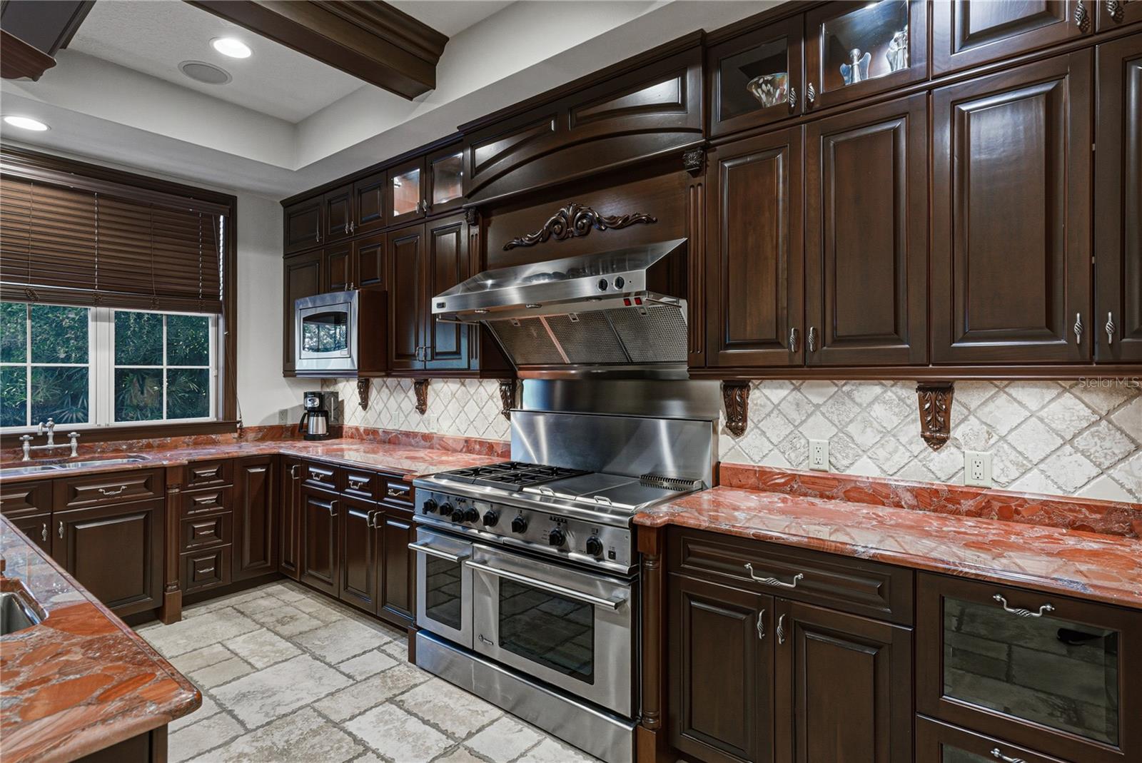 O6384534 Property Photo