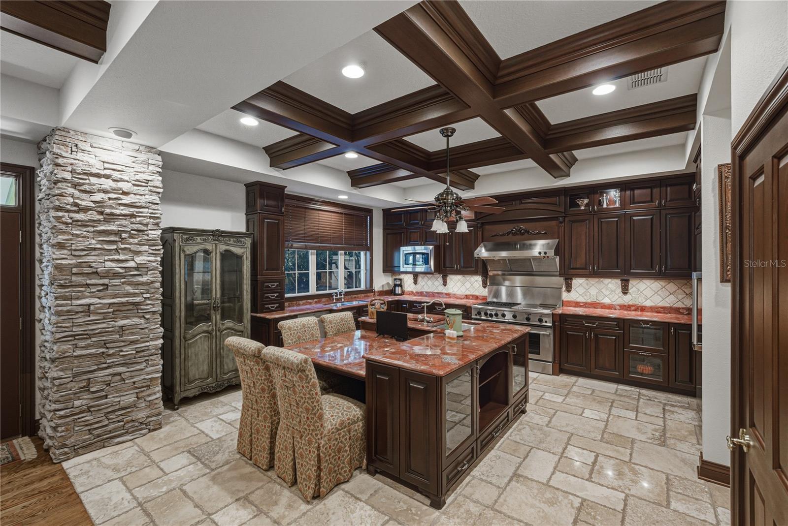 O6384534 Property Photo