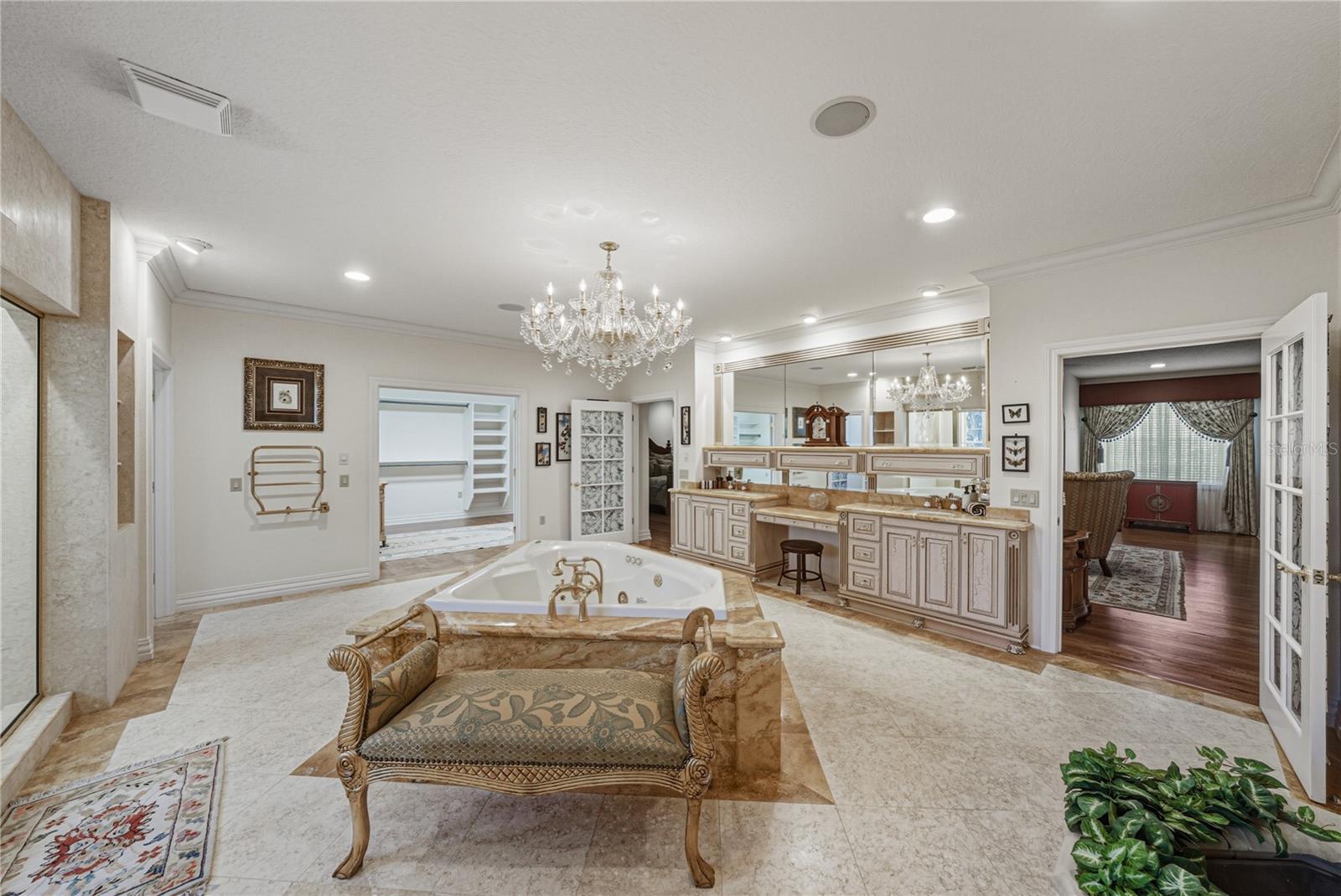 O6384534 Property Photo