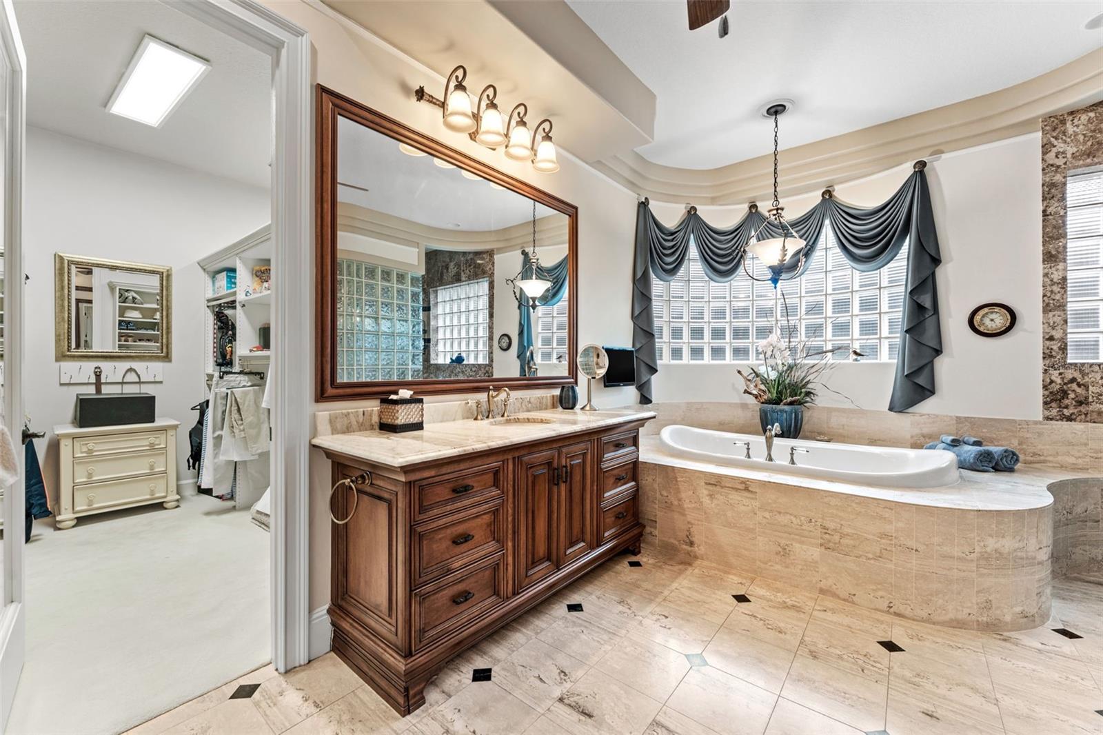 O6385276 Property Photo