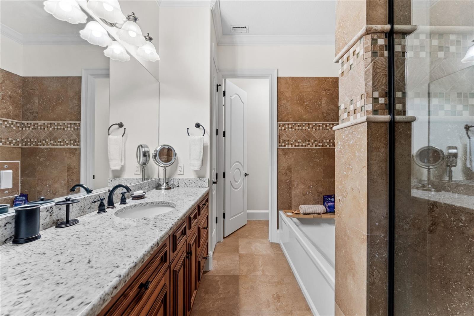 O6385276 Property Photo
