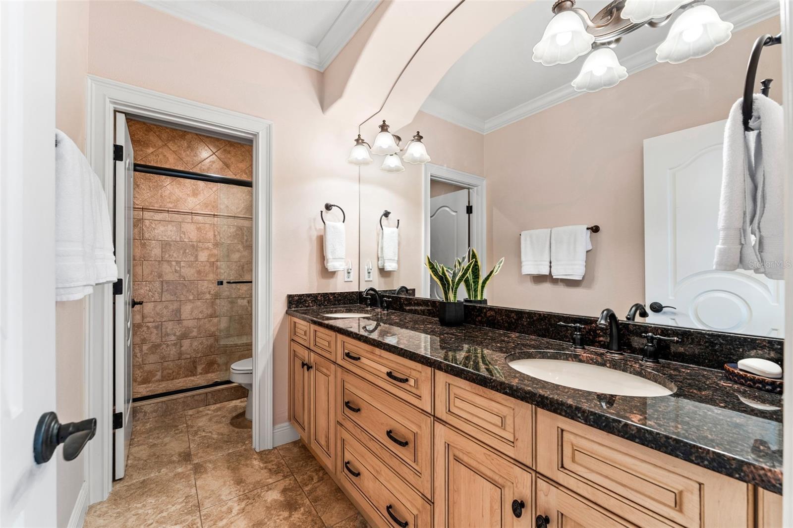 O6385276 Property Photo