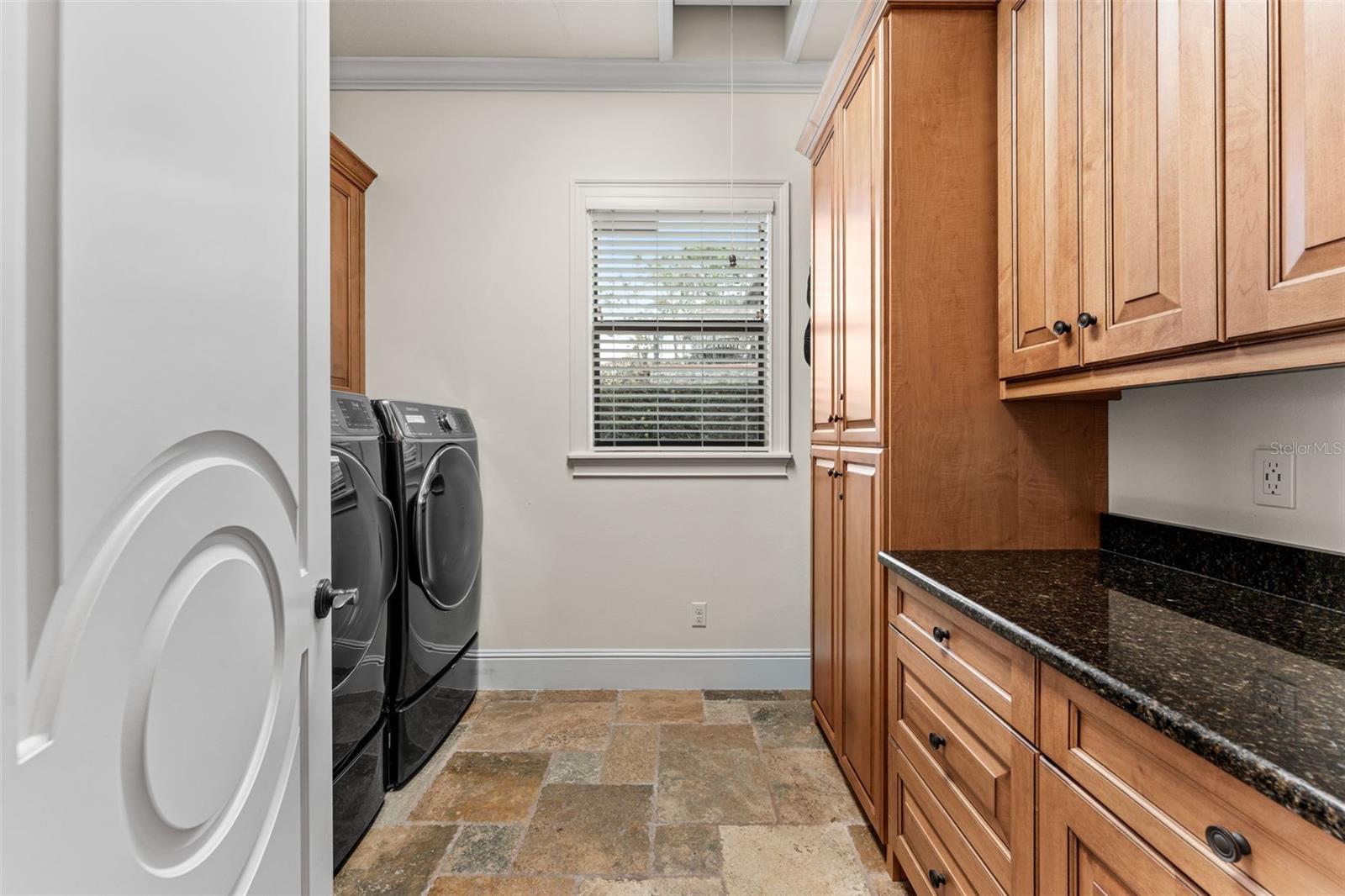 O6385276 Property Photo