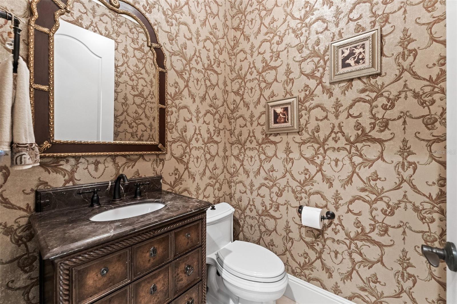 O6385276 Property Photo