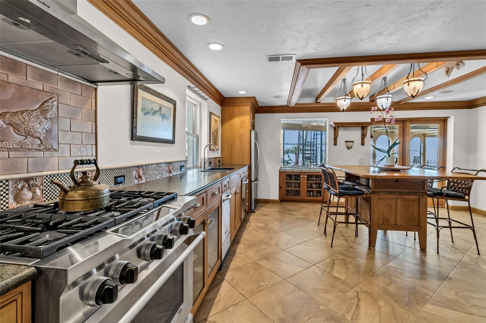 A4683855 Property Photo