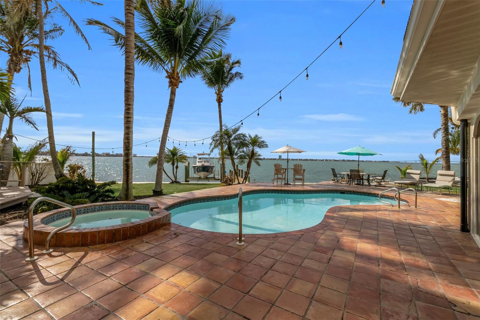 A4683855 Property Photo