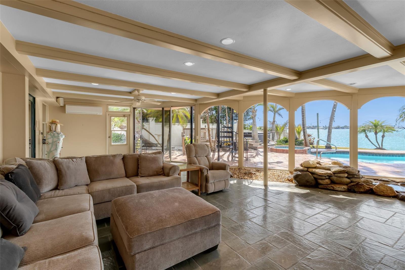 A4683855 Property Photo