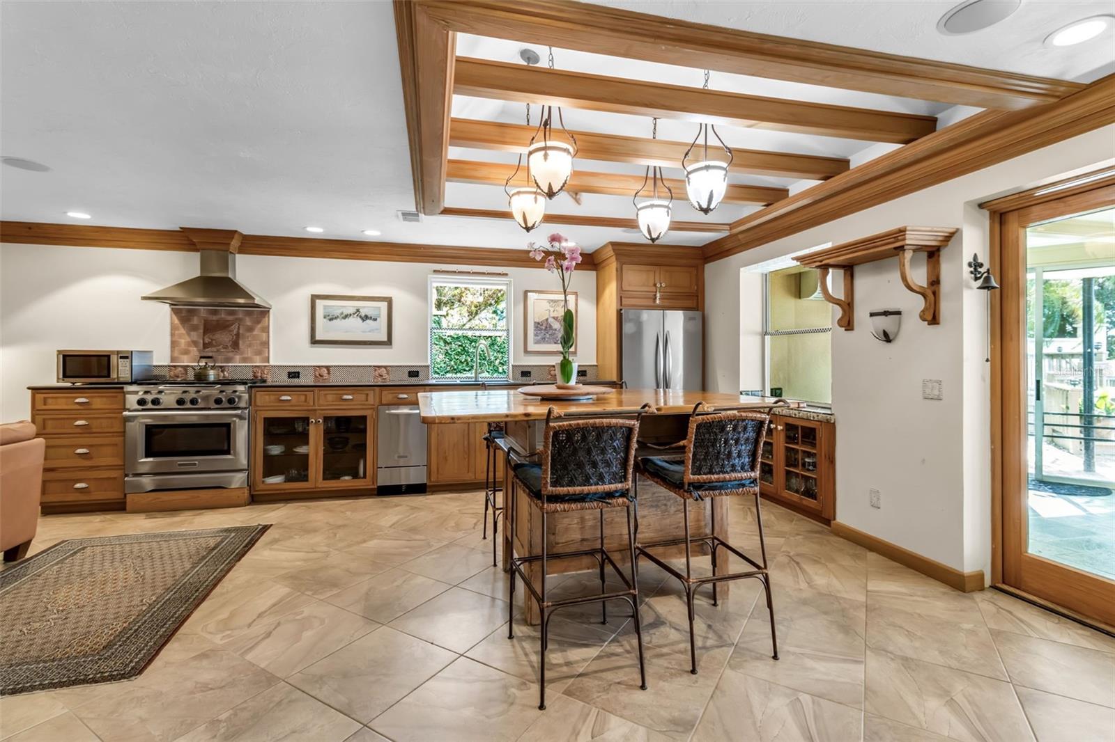 A4683855 Property Photo
