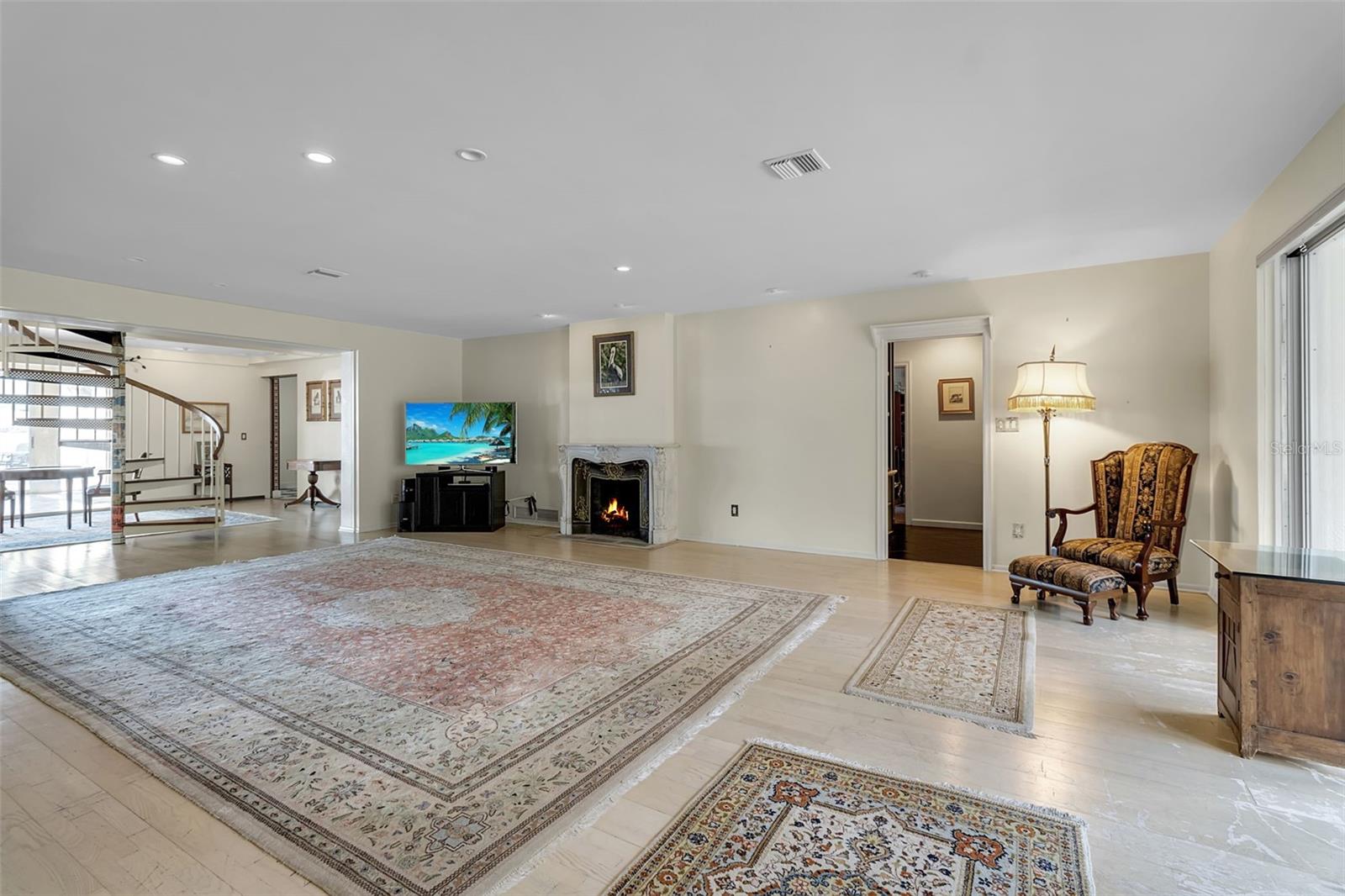 A4683855 Property Photo