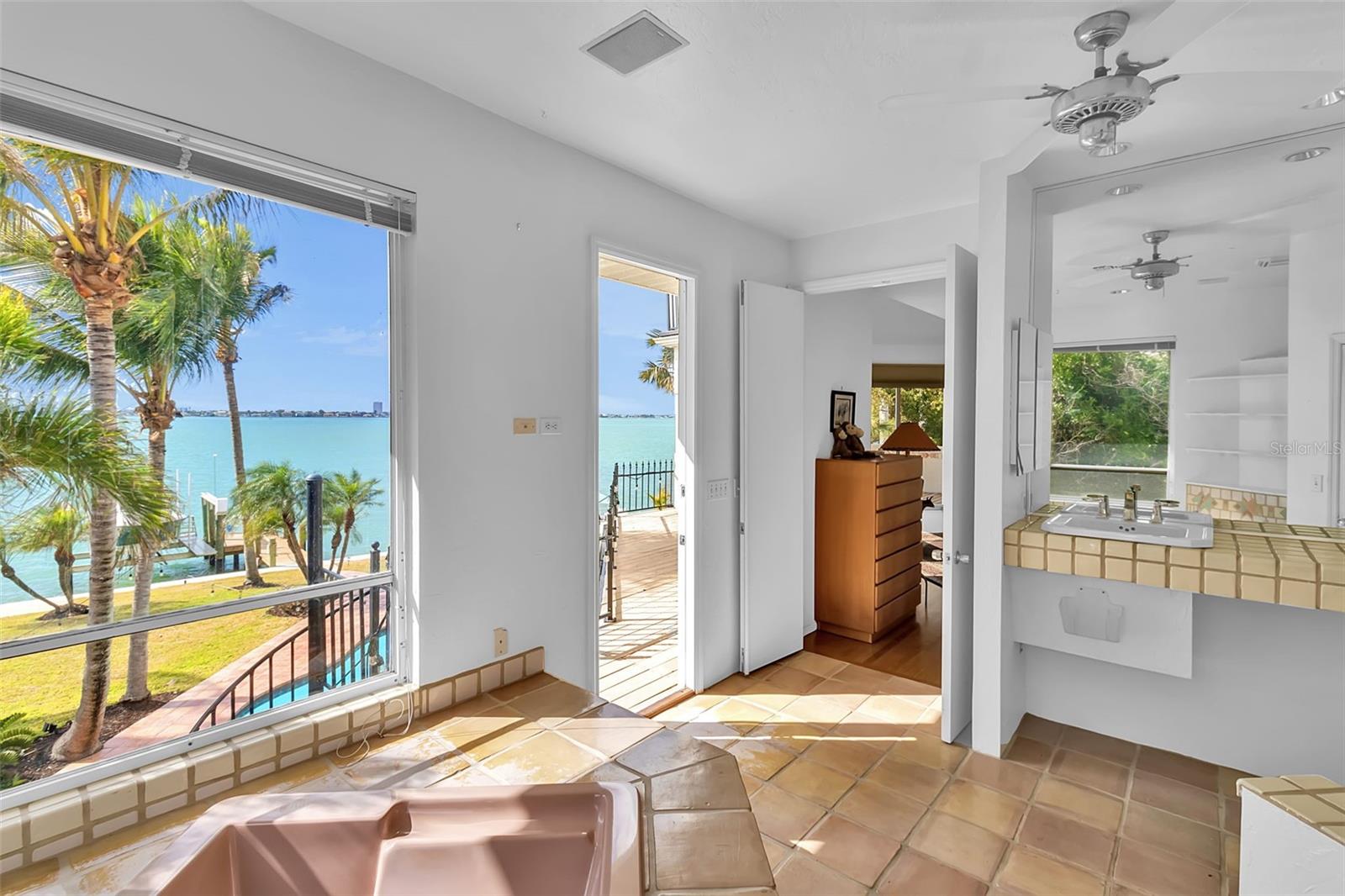 A4683855 Property Photo