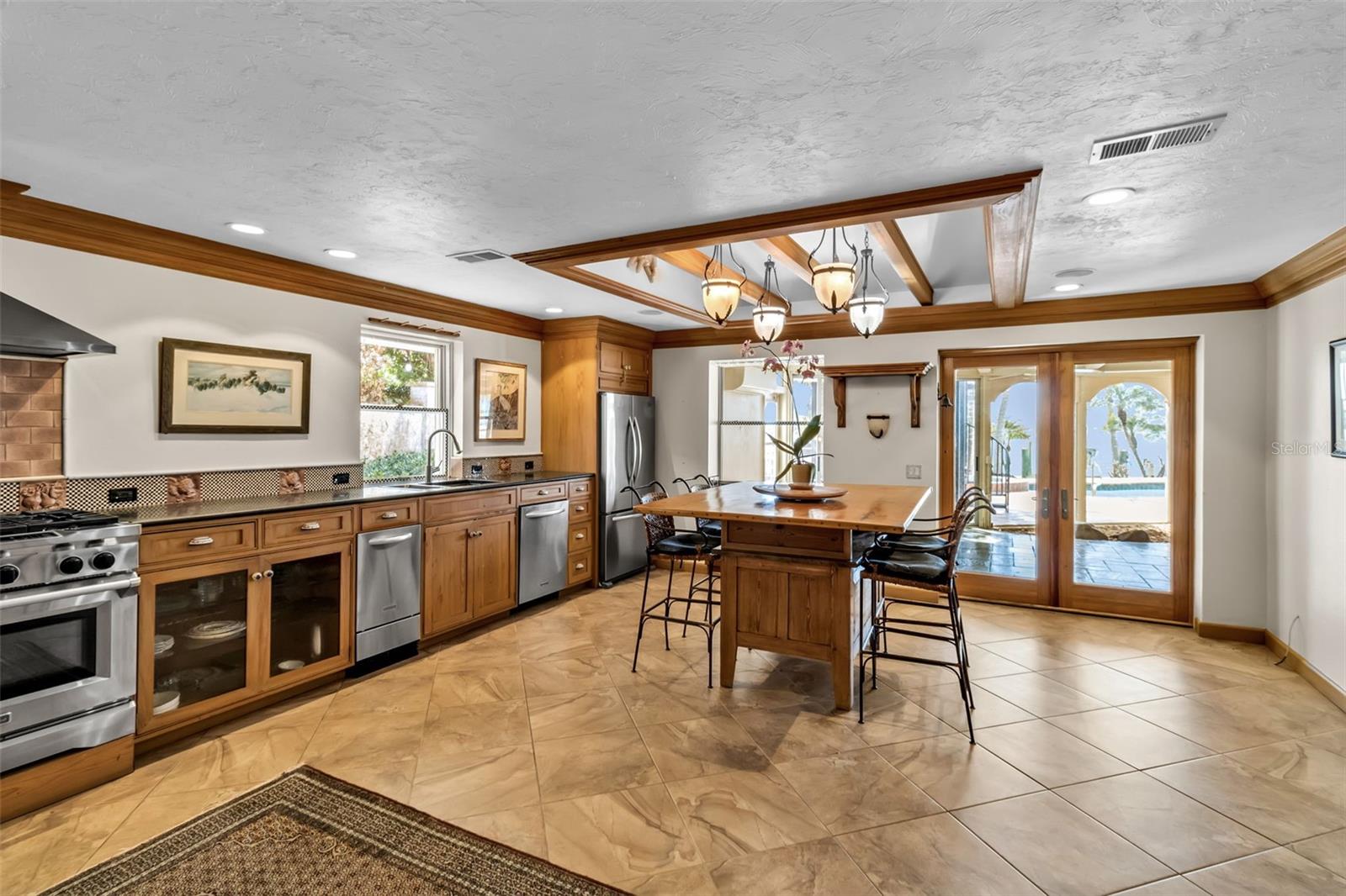 A4683855 Property Photo