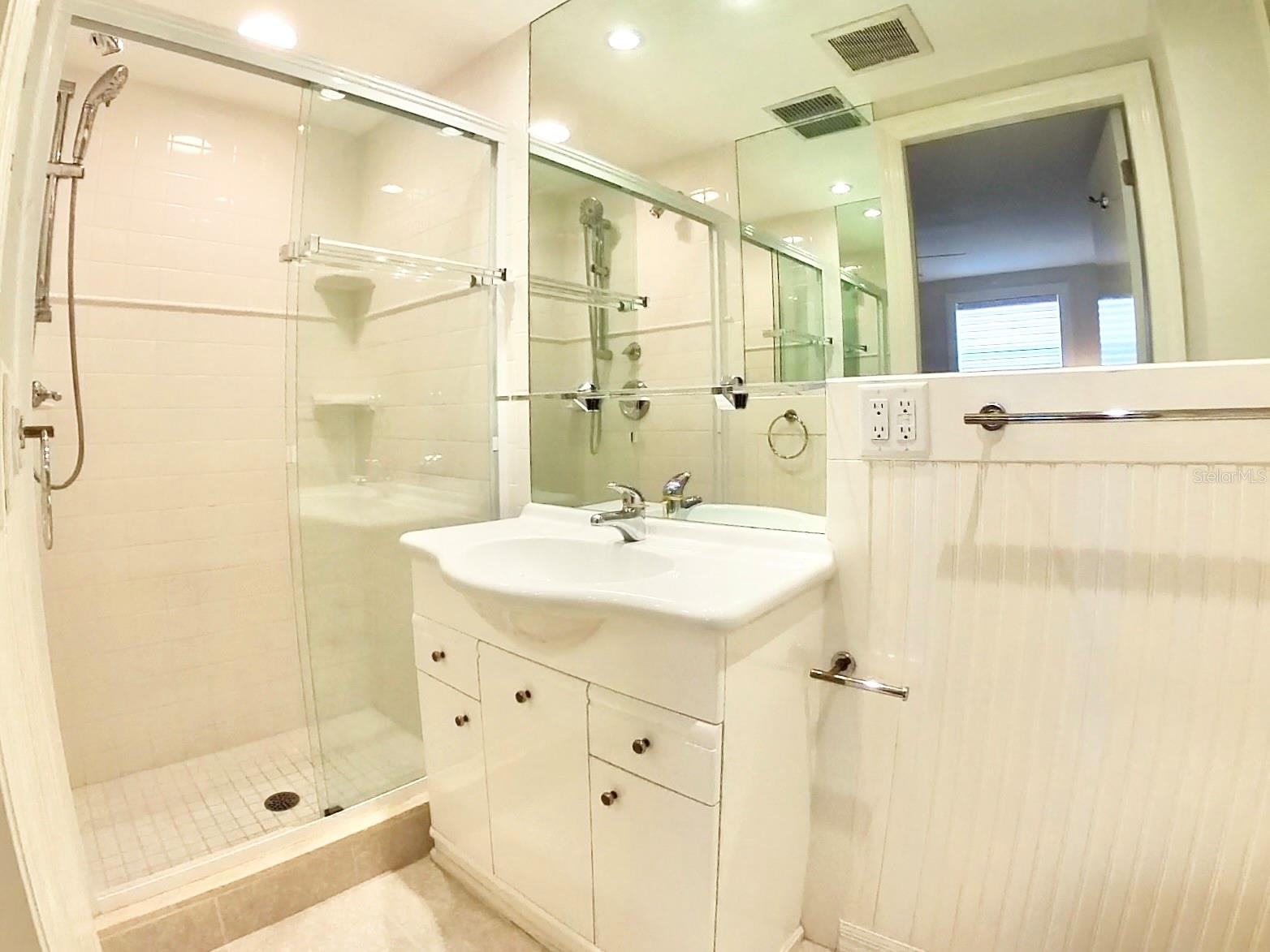 A4683902 Property Photo