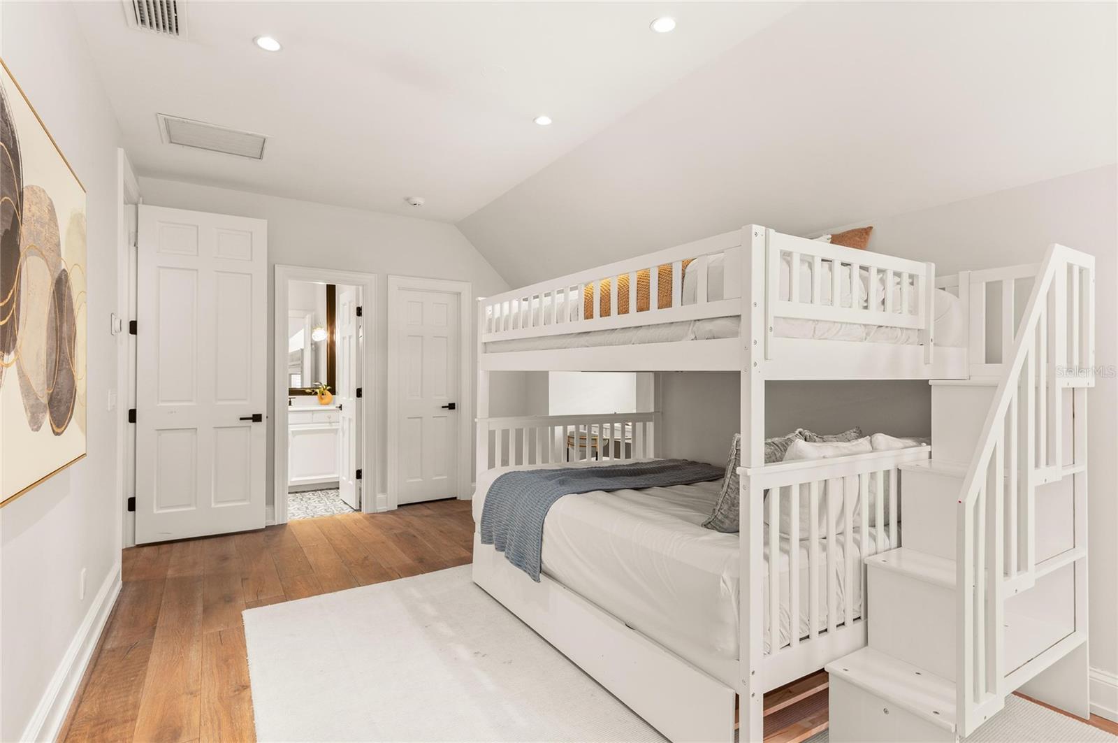 O6387200 Property Photo