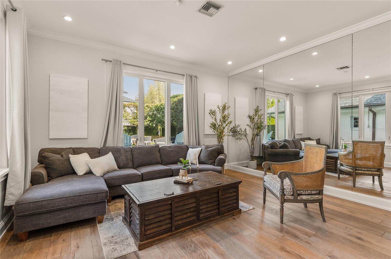 O6387200 Property Photo