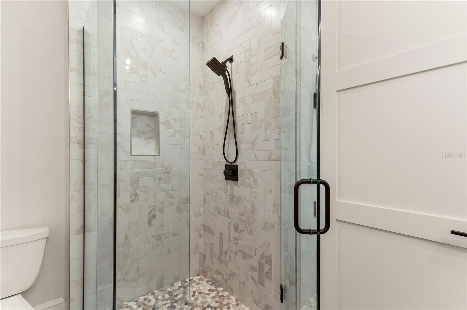 O6387200 Property Photo