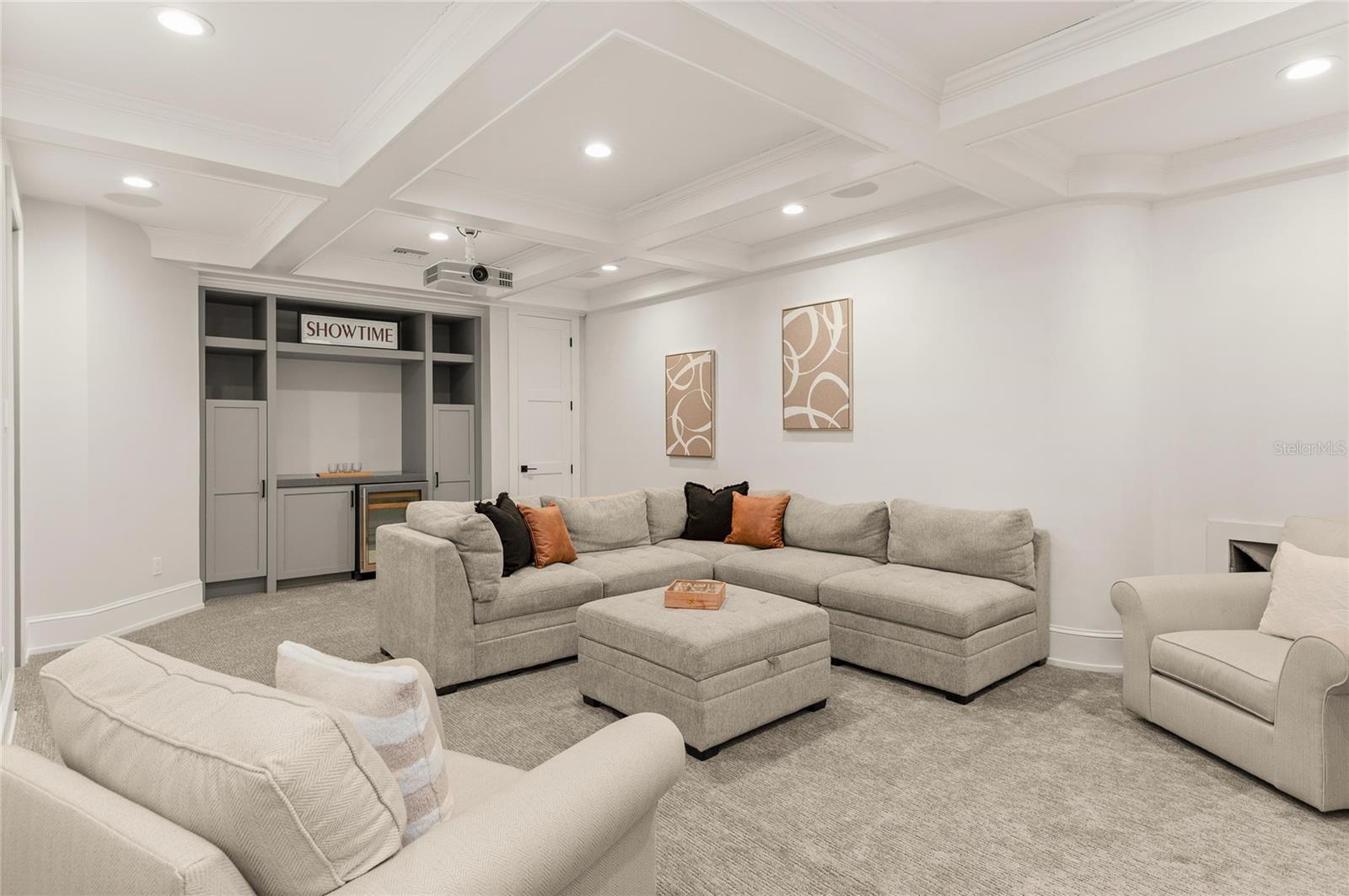 O6387200 Property Photo
