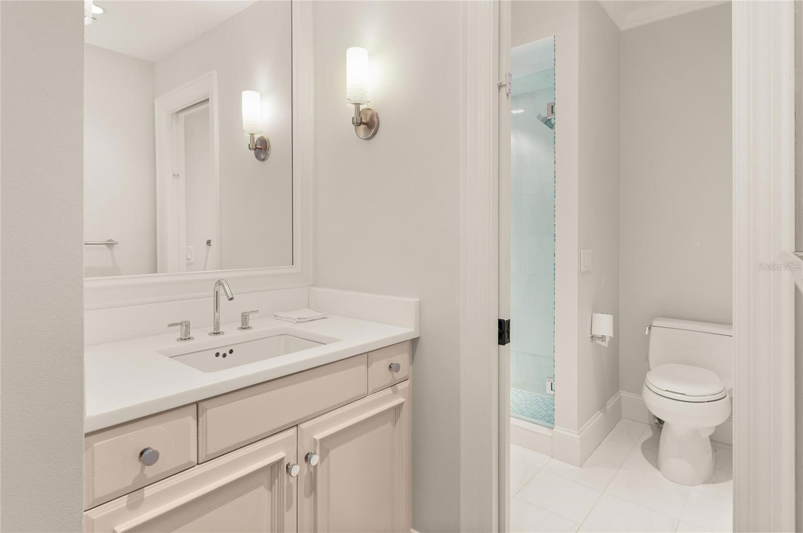 O6387200 Property Photo