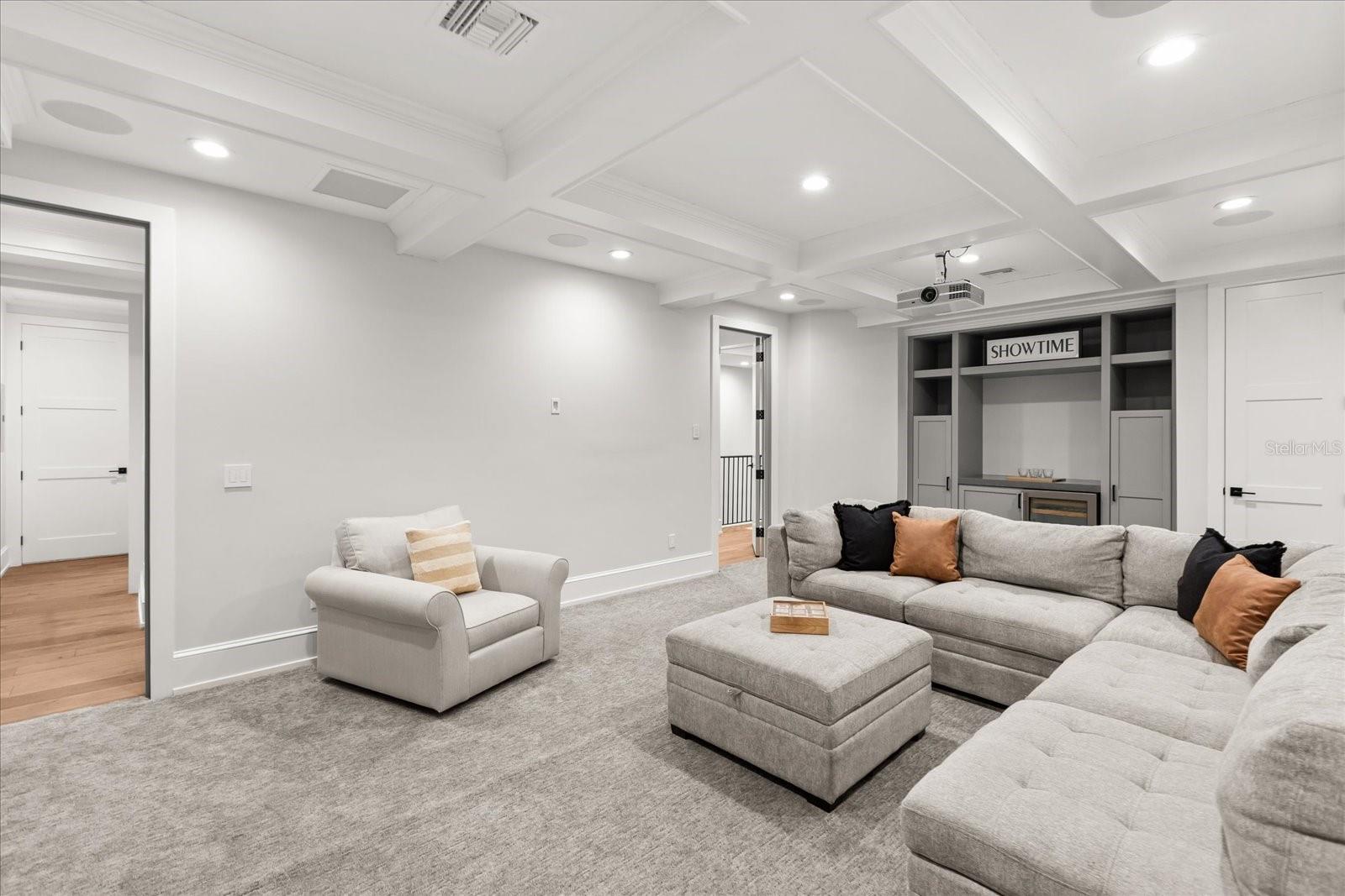 O6387200 Property Photo