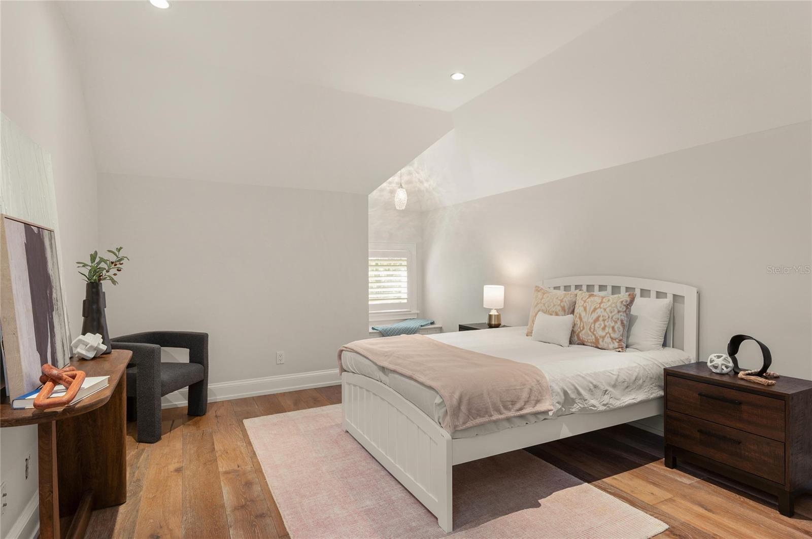 O6387200 Property Photo