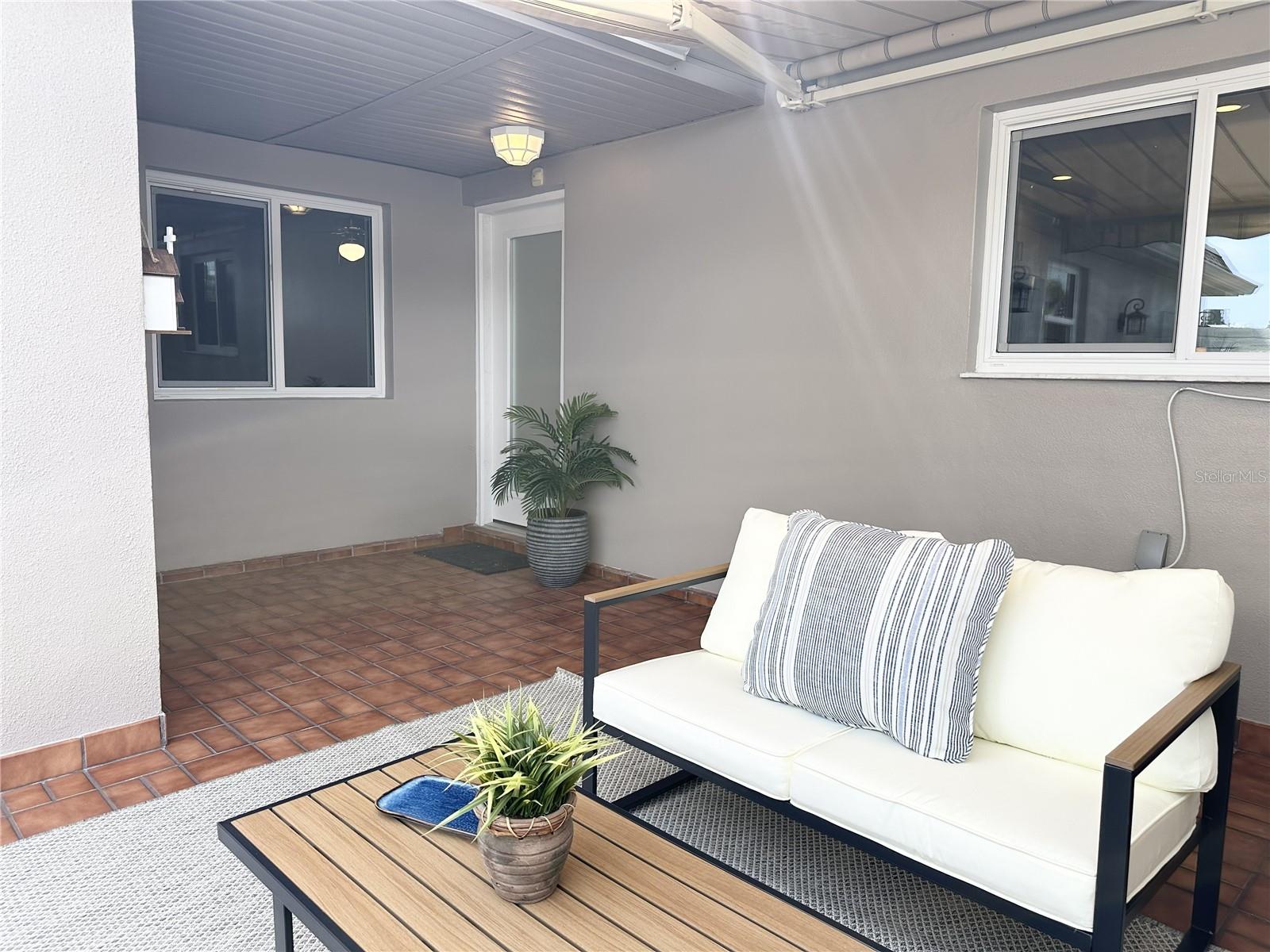 TB8483693 Property Photo