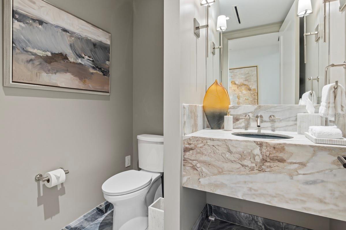 O6388385 Property Photo