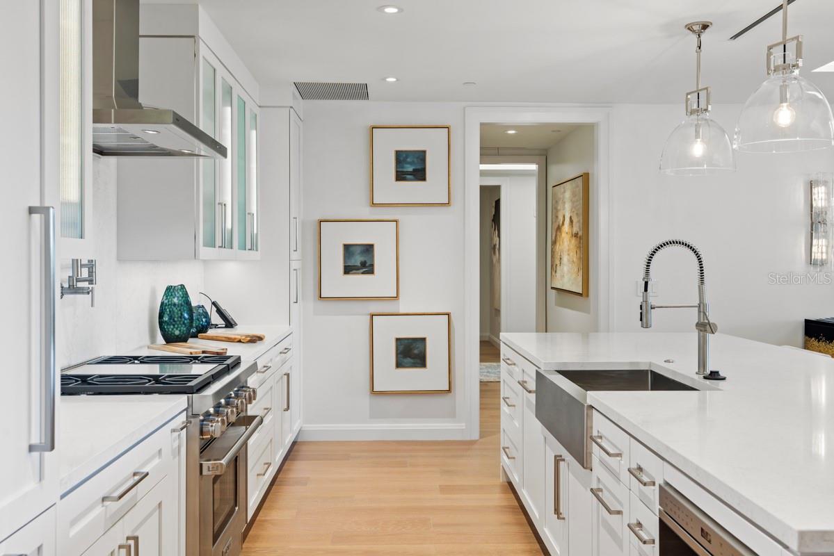 O6388385 Property Photo