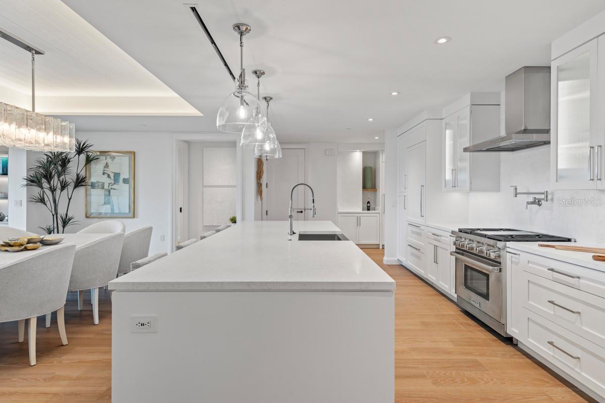 O6388385 Property Photo