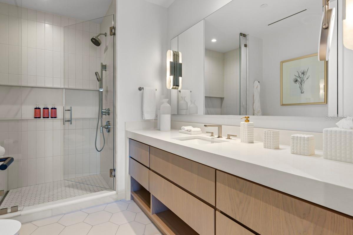 O6388385 Property Photo