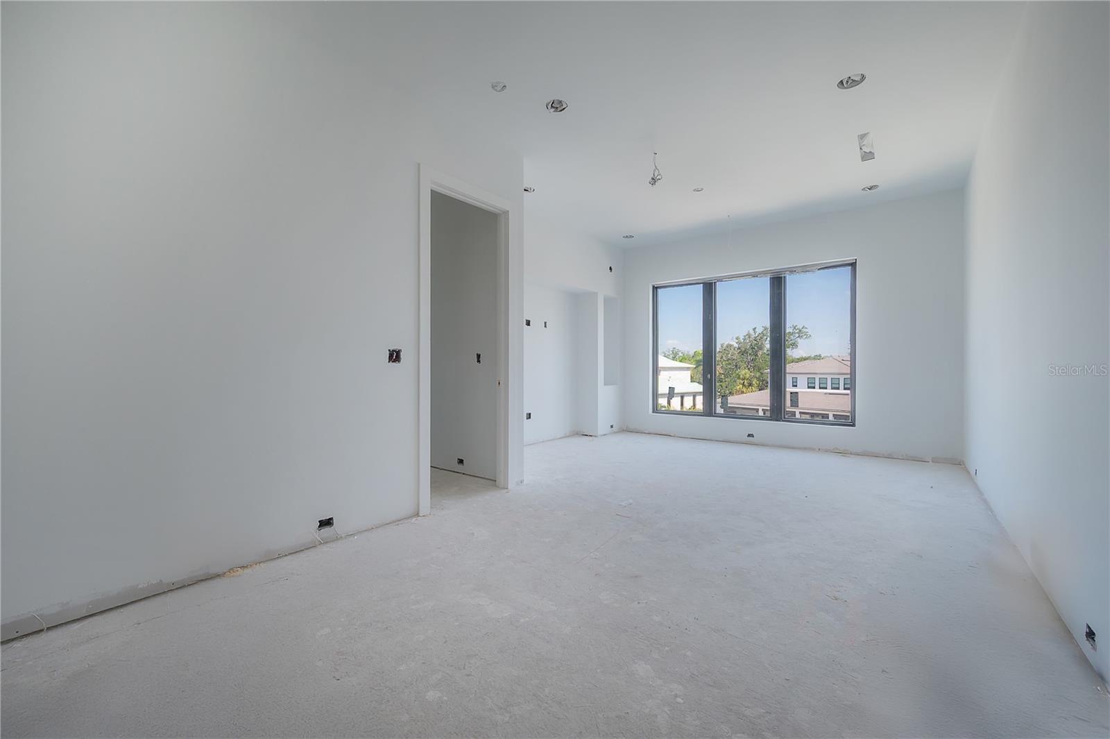 TB8484447 Property Photo
