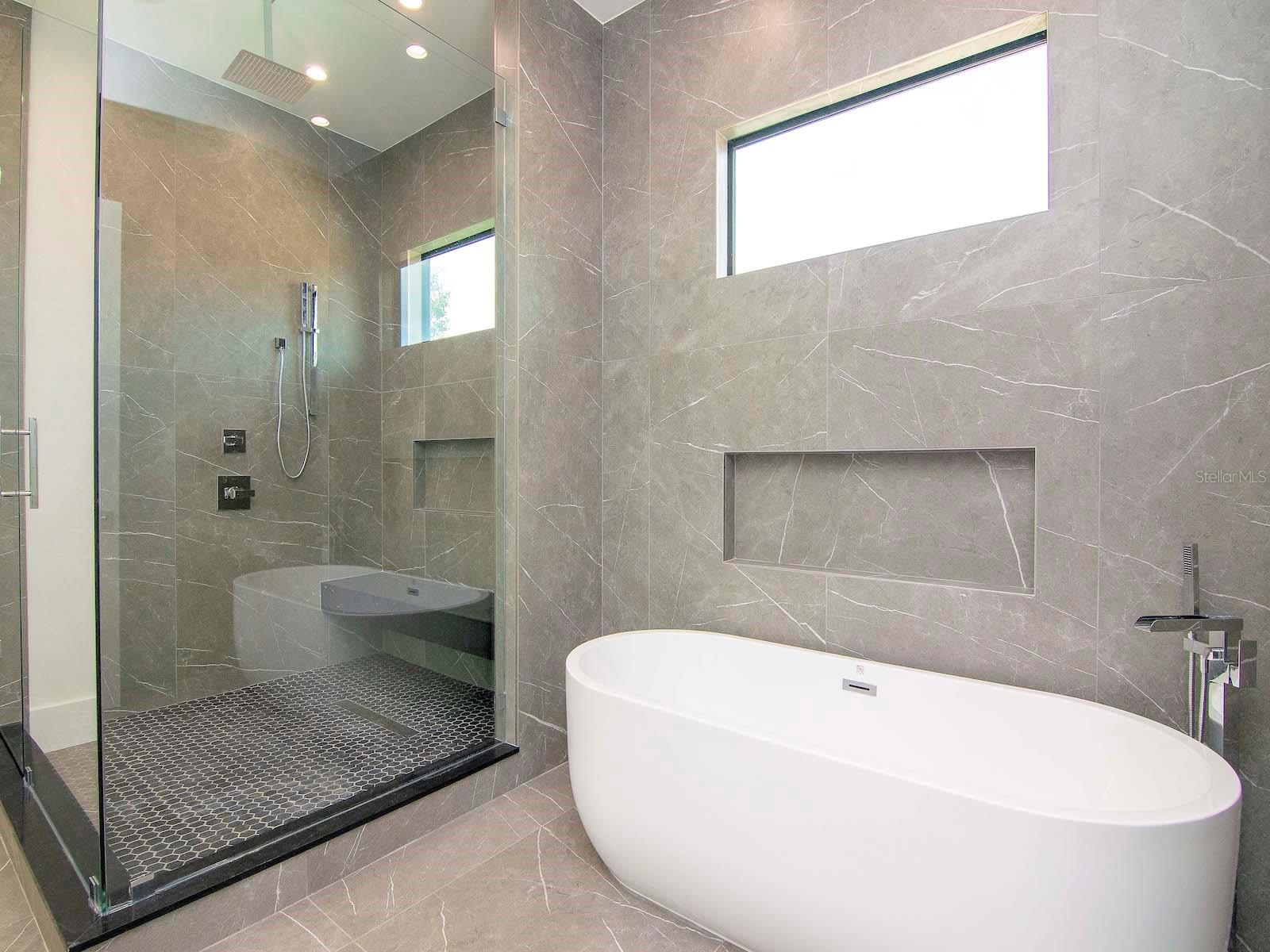 TB8484447 Property Photo