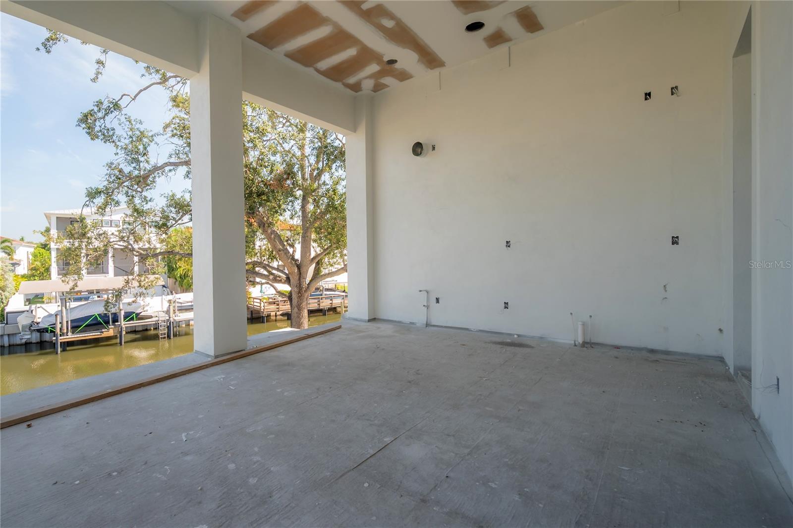 TB8484447 Property Photo
